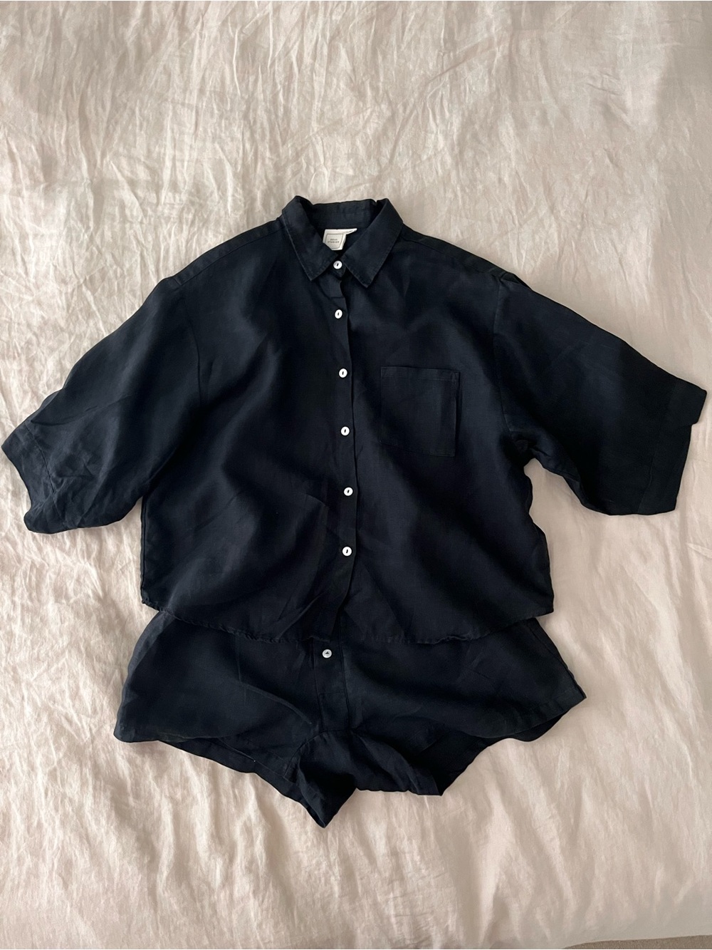 Deiji Studios 03 set in black